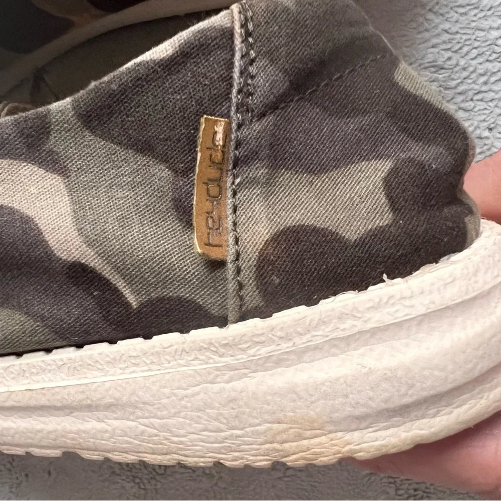 Hey Dude Wendy Camo Camouflage Print Slip-On Sneaker Canvas Shoe Sz 7 - Picture 11 of 15